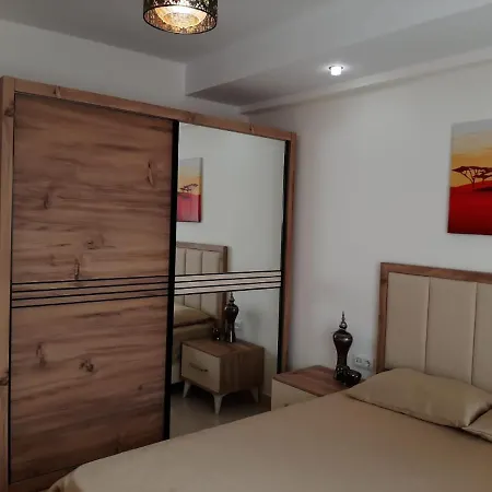 Lory Queen Luxury Near The Sea 公寓 阿拉尼亚