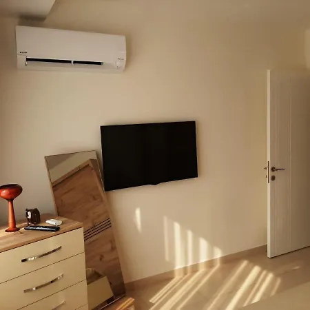 Lory Queen Luxury Near The Sea 公寓